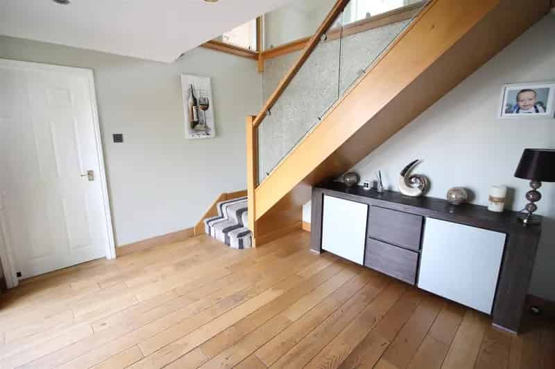 4 Bedroom Detached House to Rent