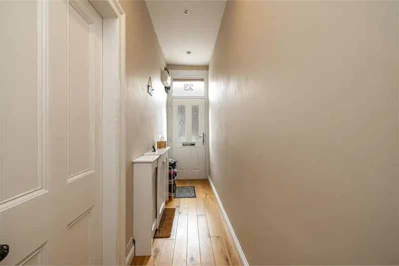 2 Bed Terraced House Near Town Centre