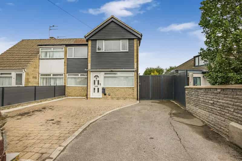 3 bedroom Bungalow
 For Sale