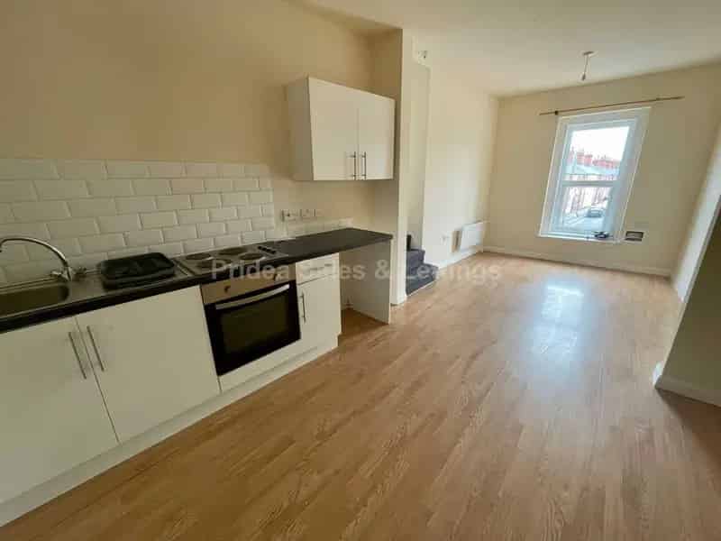 2 Bedroom Apartment Lincoln High Street