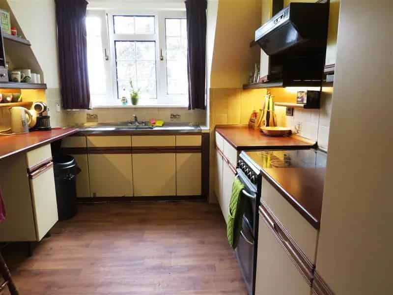 2 Double Bedroom Apartment Marsh Huddersfield Available End of July