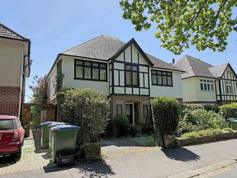 Four Bedroom Detached House Bassett Southampton