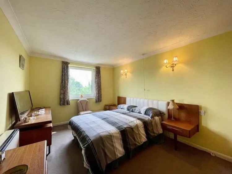 2 Bed Retirement Apartment Thorpe Bay - No Onward Chain