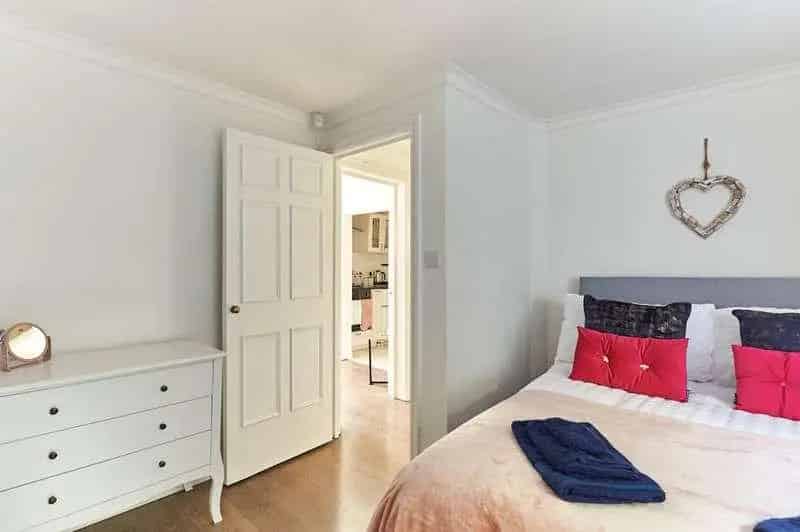 2 Bed Flat for Sale Near City Centre