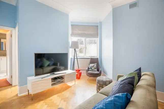 3-Bedroom Flat near Regent's Park St John's Wood London