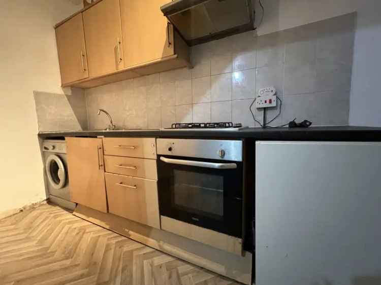 Two Bedroom Flat Roath First Floor Available To Rent