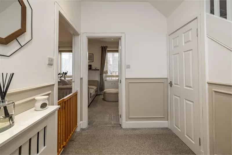 2 Bed Maisonette Galashiels - Modern Kitchen, Private Garden