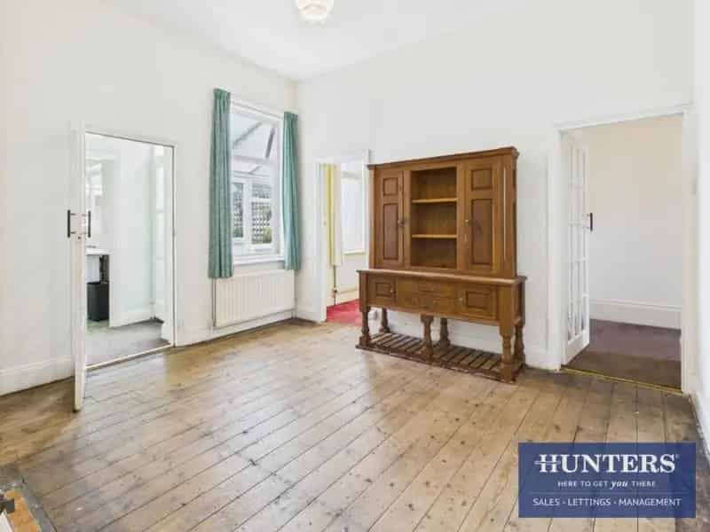 2 Bed House for Sale Near Coast