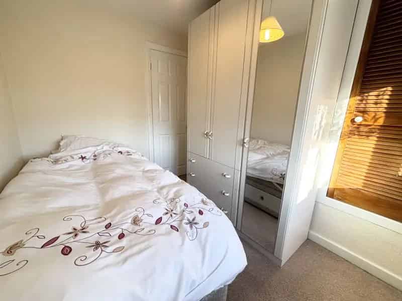 3 Bedroom Semi Detached House to Rent Extended Family Home