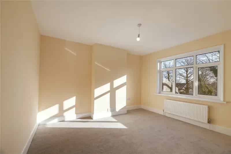 3 Bedroom House in Dartmouth - Refurbished Home