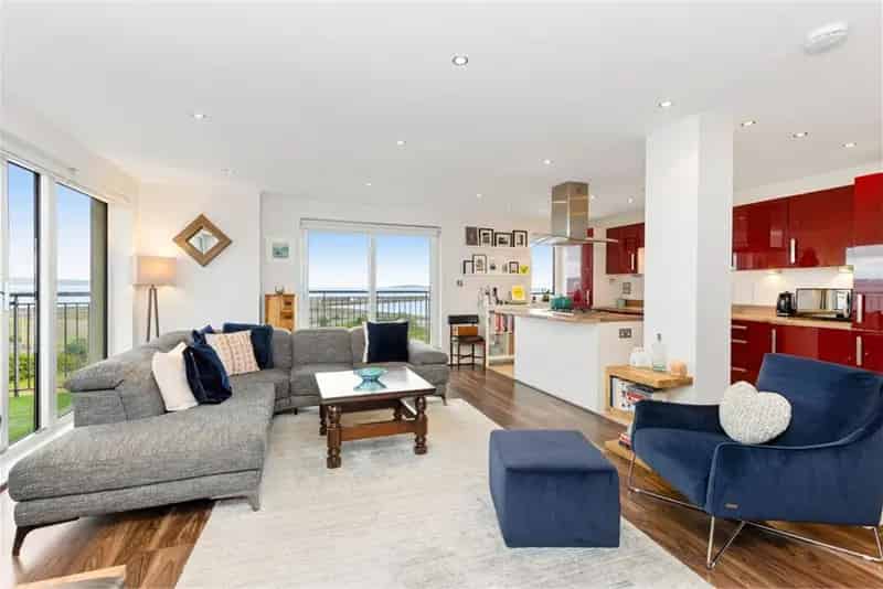 3 Bed Flat Panoramic Water Views 3 Balconies Secure Parking