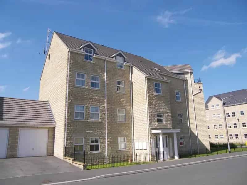 3 Bedroom Apartment to Rent Near Leeds and Bradford