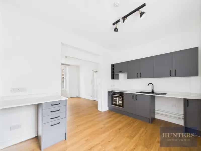 1 bedroom Flat
 To Let