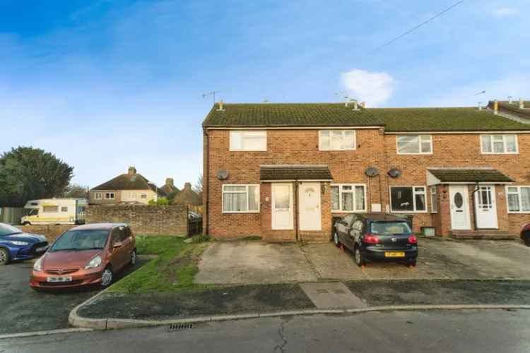 Two Bedroom End Terrace House Near High Street