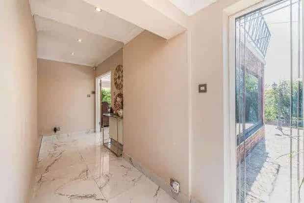 5 Bed Detached House For Sale