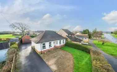 Bungalow For Sale in Beaminster, England