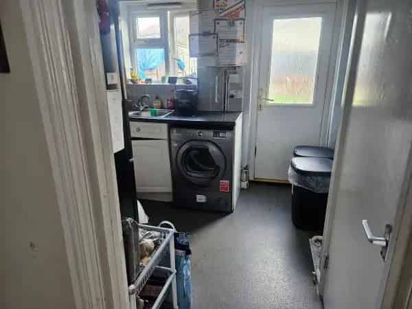 3 Bedroom House in Quiet Waddon - Large Garden & Driveway
