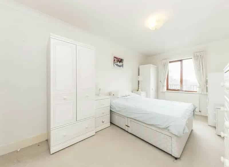 Two Double Bedroom Apartment with Two Balconies and Off Street Parking