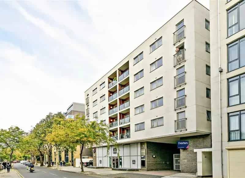 2 Bed 2 Bath Apartment Near London Bridge Borough