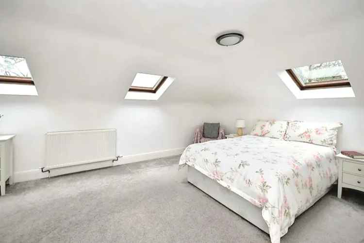 2 Bedroom Maisonette for Sale in Meyrick Park Bournemouth