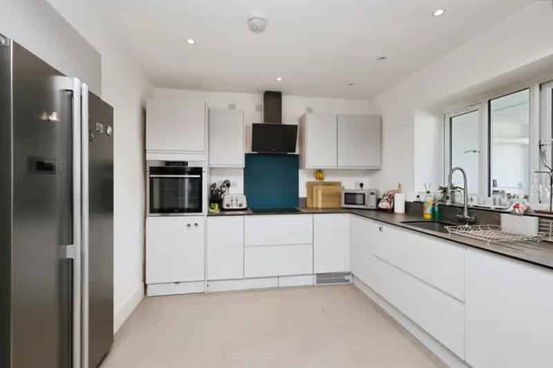 Three Bedroom Semi-Detached House Near Town