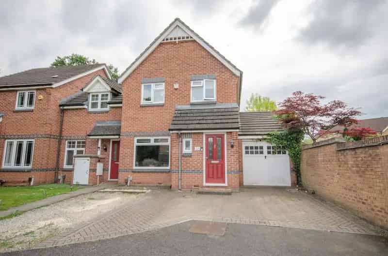 3 bedroom end of terrace house for sale