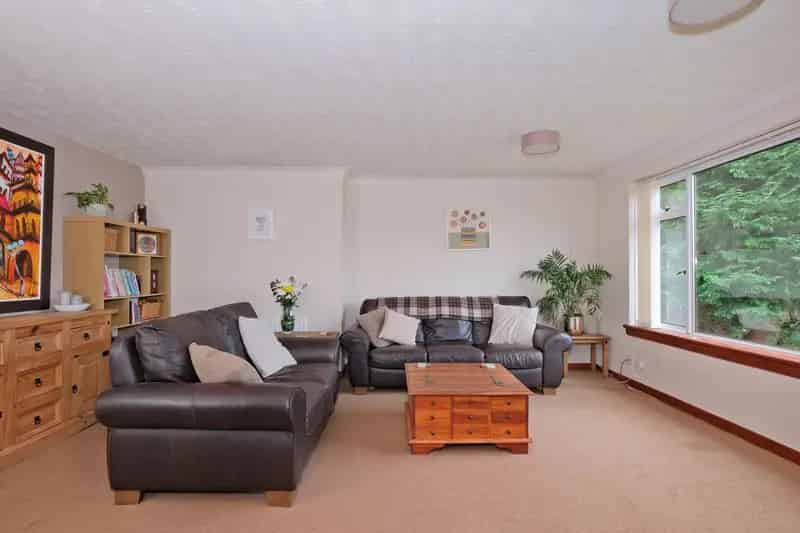 Charming 4-Bedroom Detached Cottage in Inverurie
