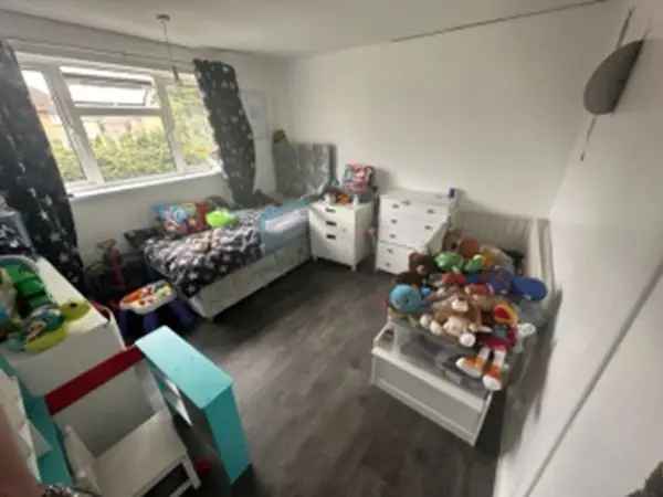 Flat For Rent in New Forest, England