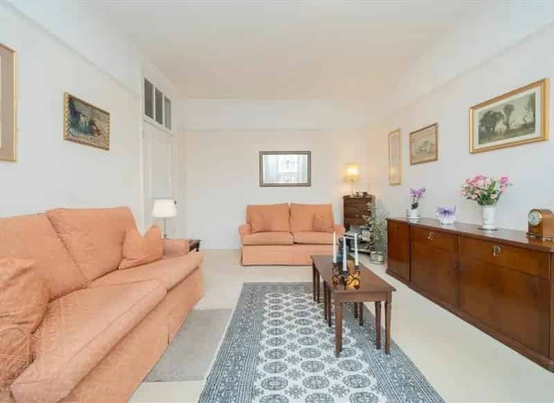 3-Bedroom Apartment near Holland Park Kensington
