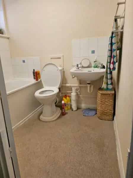 2 Bedroom Flat 8th Floor Spacious Secure CCTV Parking
