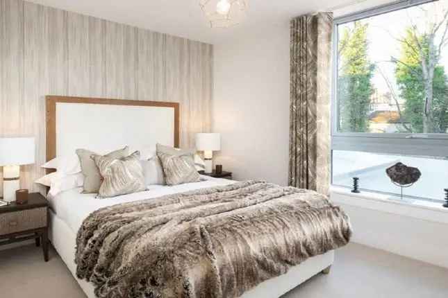 Flat for sale in Kennington Road, London SE11