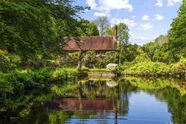 Churt, Farnham, Hampshire, GU10 2PJ | Property for sale | Savills