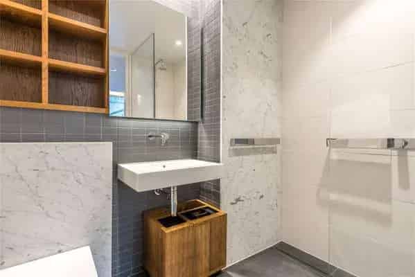 High Specification Apartment Bartholomew Close Farringdon London
