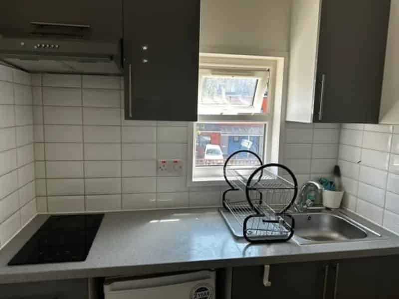 Spacious Studio Flat to Rent in Leytonstone