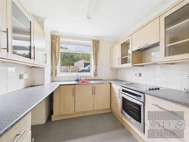 2 Bed Flat for Sale - Ground Floor Apartment with Garage and No Onward Chain