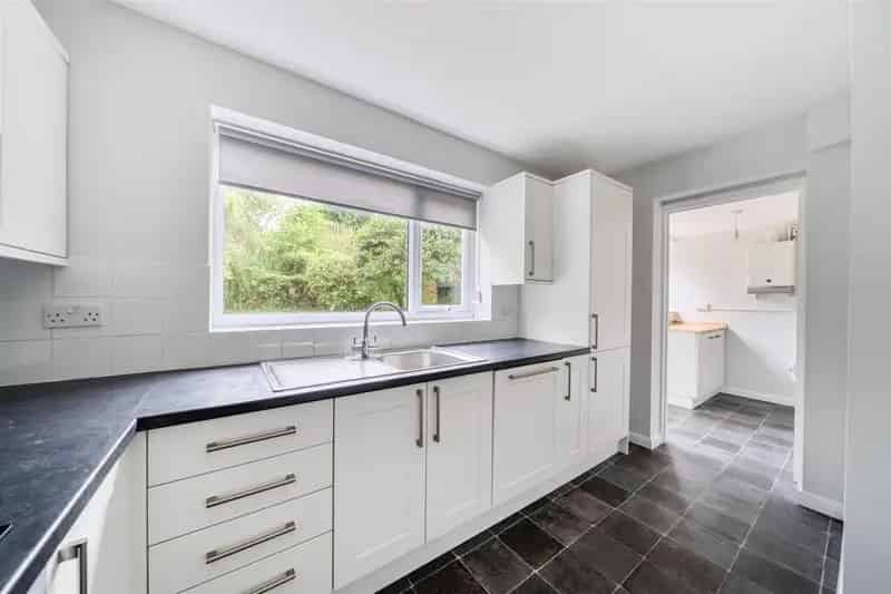 3 Bedroom Detached House in Oakley Near Basingstoke