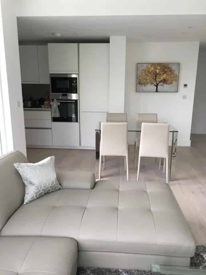 2 Bedroom Luxury Apartment Near Canada Water Station
