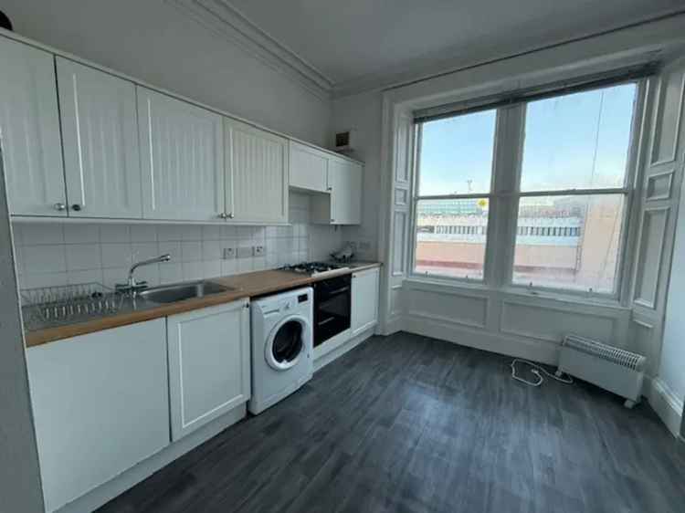 Flat For Rent in Meadowside, Dundee, Scotland