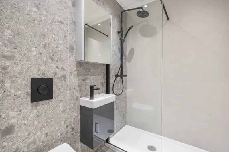 Stunning 2-Bed 2-Bath Apartment East Finchley Zero Deposit Available