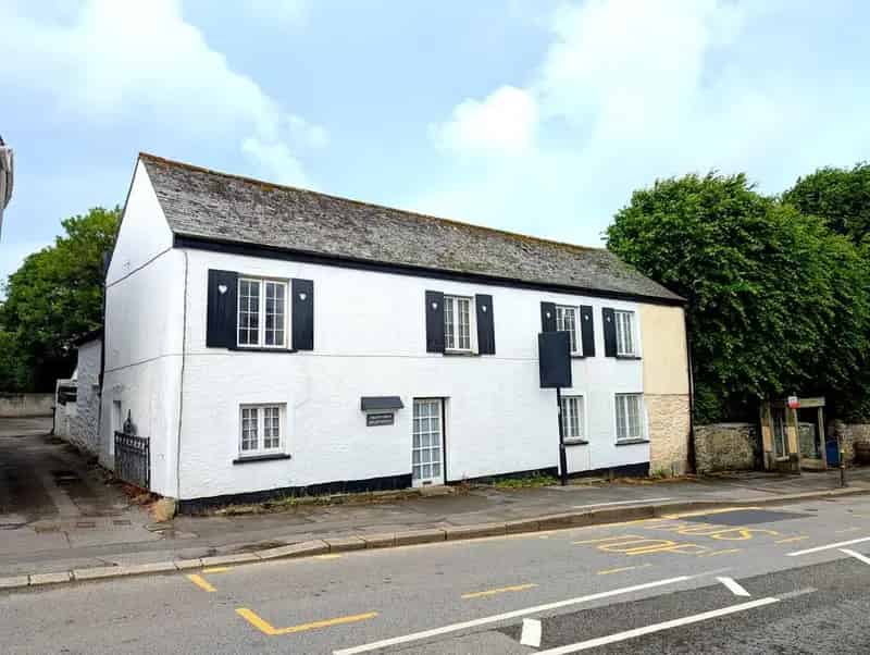 2 Bedroom Apartment to Rent - Newly Refurbished