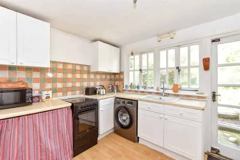 3 bedroom cottage for sale