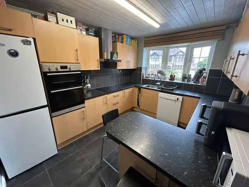 5 Bedroom Semi Detached House for Sale