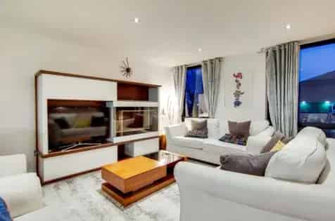 2 Room 69m² London Flat Free Broadband Weekly Maid Service