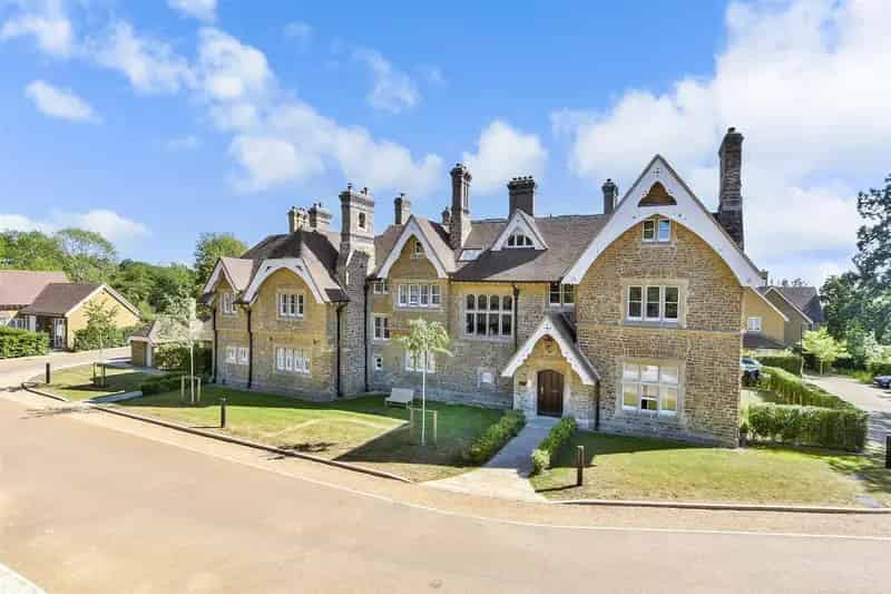 3 Bedroom Duplex Apartment for Sale in Surrey