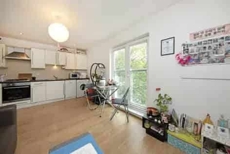 1 Bedroom Flat 55m² Clock Tower Mews London