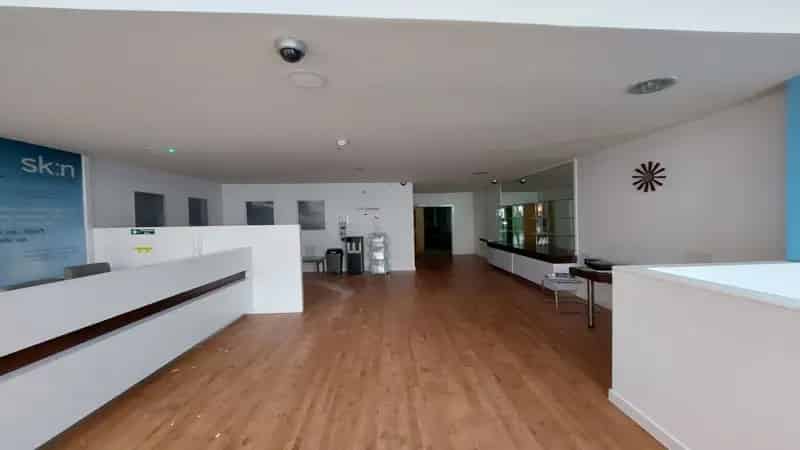 Ground Floor and Basement Retail Unit with 5 Treatment Rooms
