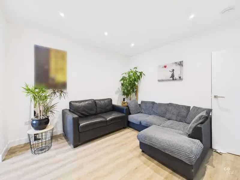 3 Bedroom HMO House Multiple Occupation Near Brighton University