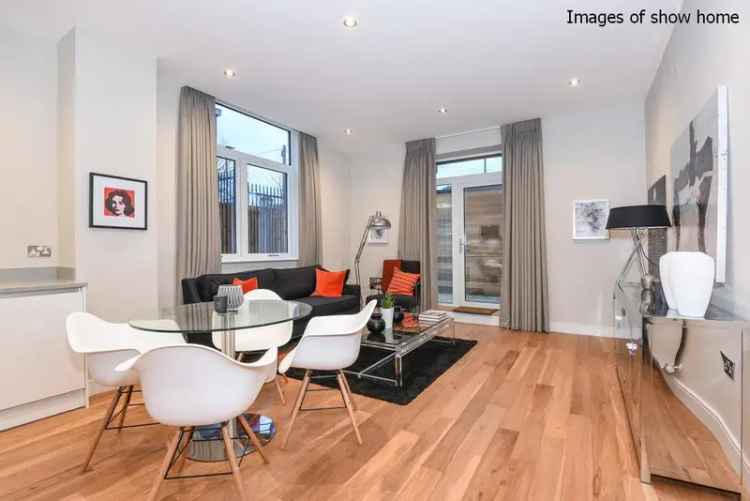 Flat For Sale in London, England