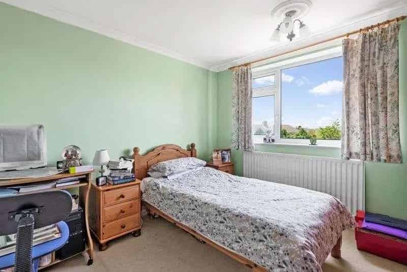 3 Bed Detached House For Sale Extended Kitchen Garden Garage