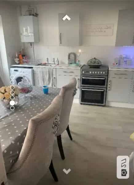 2 Kingsize Bedrooms House Near Schools and Sainsbury's
